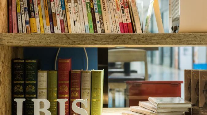 Ibis Urumqi Weixing Square Hotel Екстериор снимка